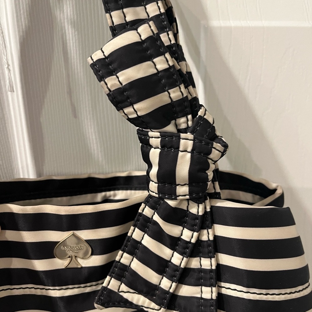 Kate Spade Tote - Picture 3 of 6